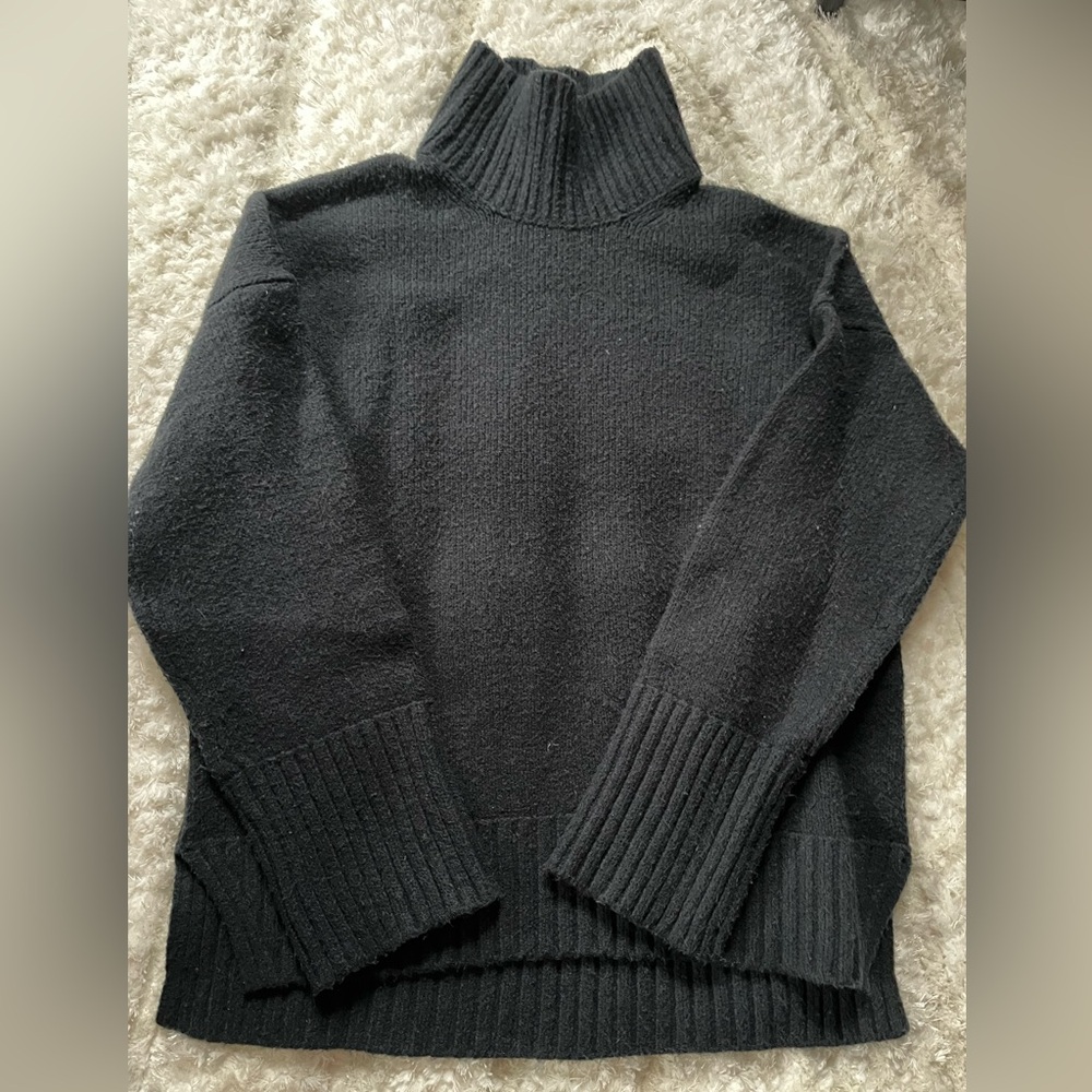 Abercrombie and Fitch Easy Tuckable Turtleneck. XS.
